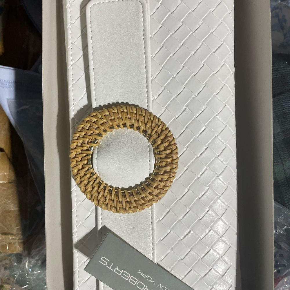 Nwt sondra roberts clutch